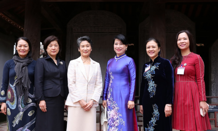 Ảnh: Phu nhân Thủ tướng Việt Nam và Nhật Bản thăm Văn Miếu