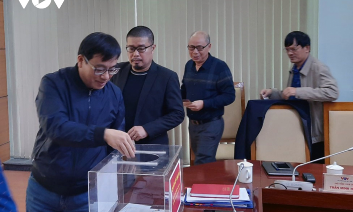 VOV kêu gọi cán bộ, nhân viên chung tay ủng hộ đồng bào lũ lụt miền Trung