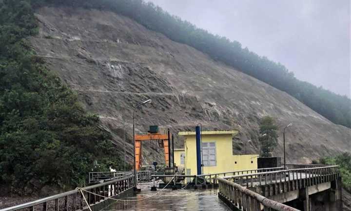 Lũ lớn, 2 vai đập Thủy điện Hố Hô vẫn an toàn