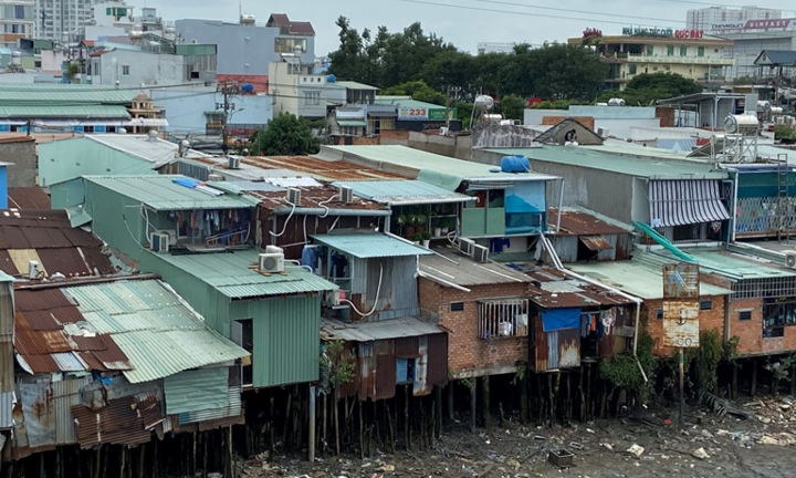 Ảnh: Hơn 12.300 căn nhà tạm ven kênh rạch ở TP.HCM chờ được chỉnh trang