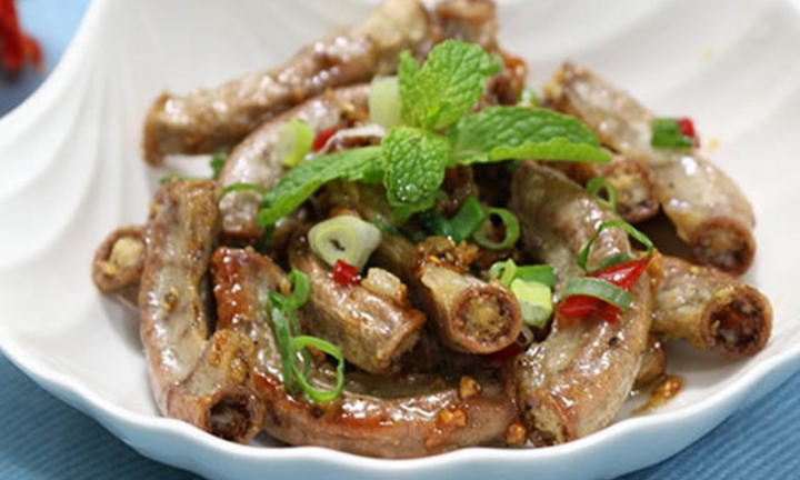 Lòng lợn chiên mắm dễ làm, khó chê