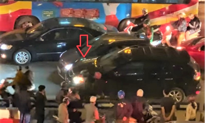 Clip: Ô tô Vinfast Fadil và Lexus RX 350 rượt đuổi, tông nhau như phim hành động