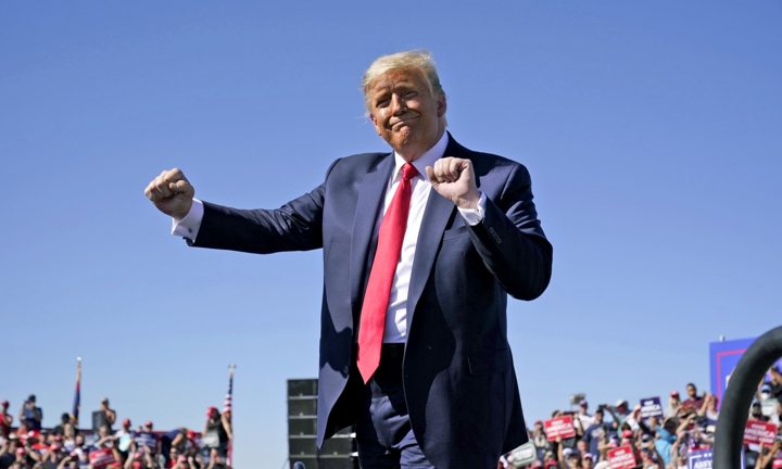 Điệu nhảy ‘đặc trưng’ của ông Trump khi vận động tranh cử 