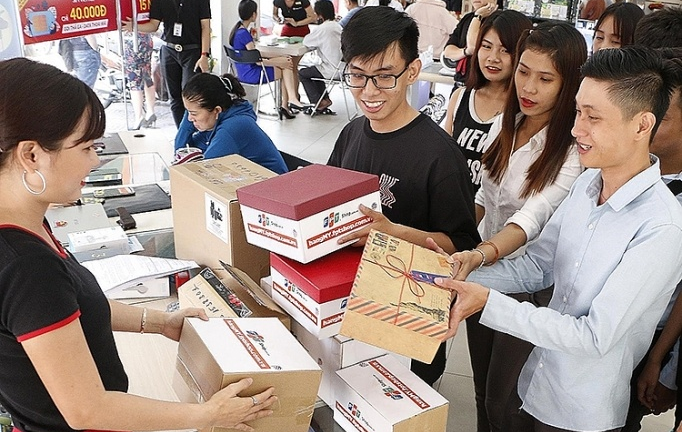 Doanh thu bán lẻ trực tuyến năm 2020 đạt khoảng 12 tỷ USD