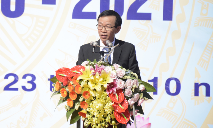 Hiệu trưởng Đại học Sư phạm Hà Nội: Hãy biết sẻ chia để bồi đắp tử tế