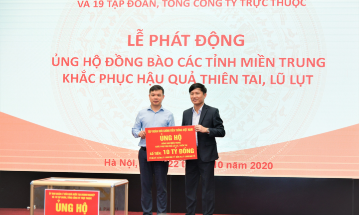 VNPT ủng hộ 10 tỷ đồng để hỗ trợ 5 tỉnh miền Trung khắc phục hậu quả bão lụt