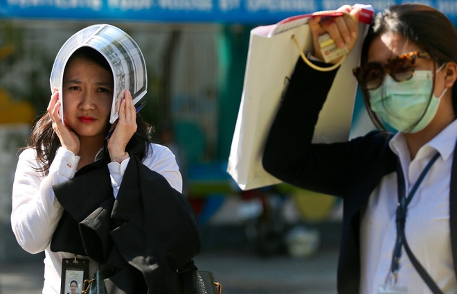 Mặc quần áo màu gì để phòng ngừa tác hại của tia UV?