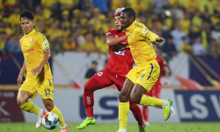 Trực tiếp Nam Định 2-3 Hải Phòng: Hàng thủ Nam Định mắc lỗi ngớ ngẩn