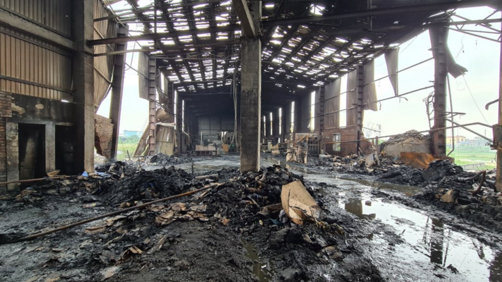 Bắc Ninh: Nổ lò hơi gây cháy xưởng giấy, 2 người thương vong