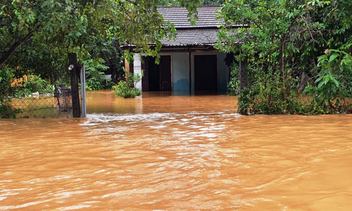 Bão số 9 giật cấp 15: Đà Nẵng di dời dân trước 15h ngày 27/10, học sinh nghỉ học