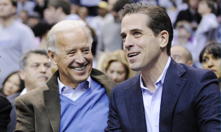 Joe-Hunter Biden và nhà Trump: Bầu cử Mỹ nhìn từ các mối quan hệ cha con