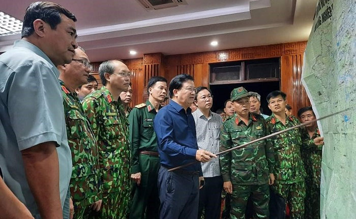 Họp khẩn giữa đêm lên phương án cứu 53 người bị sạt lở vùi lấp ở Quảng Nam