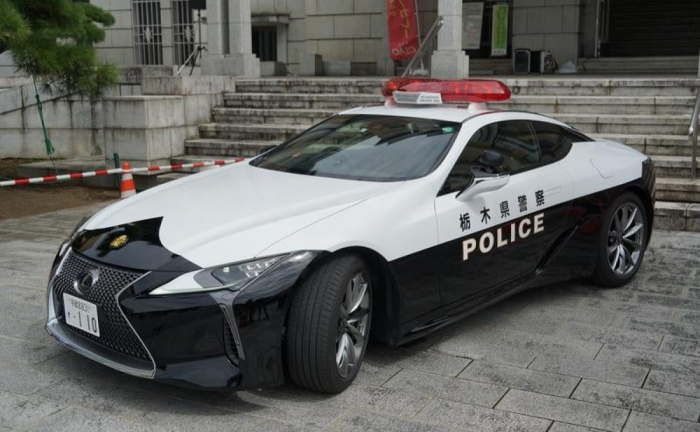 Cảnh sát Nhật Bản được tặng Lexus LC 500 làm xe tuần tra