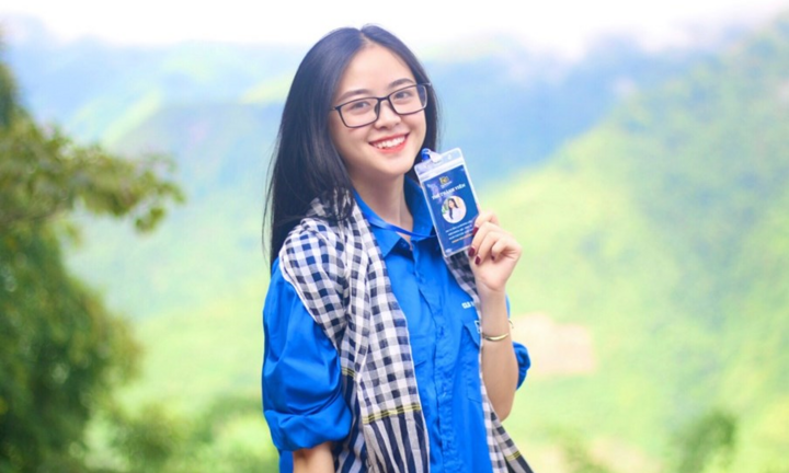 Ảnh: Nữ sinh xinh đẹp, sở hữu nụ cười tỏa nắng, đam mê hoạt động tình nguyện 