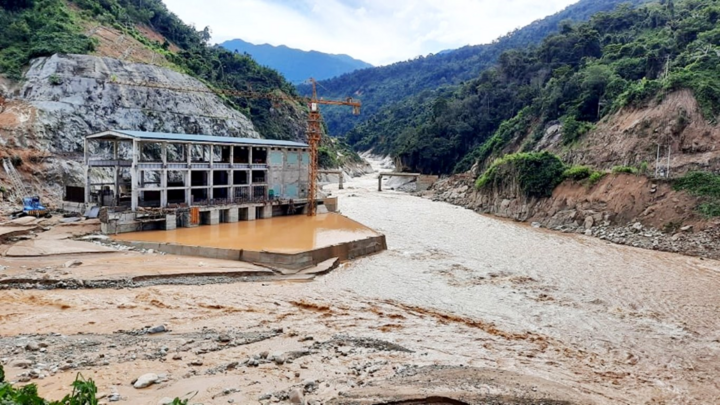 Giải cứu 80 công nhân thủy điện Đăk Mi 2 bị mắc kẹt