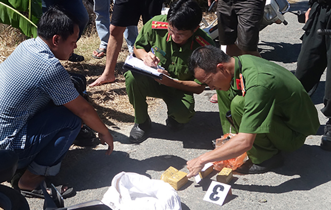 Cuộc vây bắt nghẹt thở nhóm người chở 51kg vàng lậu vào Việt Nam