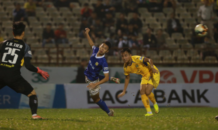 Trực tiếp SLNA 1-1 Nam Định, Hải Phòng 2-4 Quảng Nam: Nam Định trụ hạng