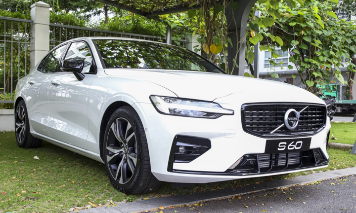 Với 1,7 tỷ đồng, chọn Volvo S60 R-Design hay Mercedes-Benz C 200?