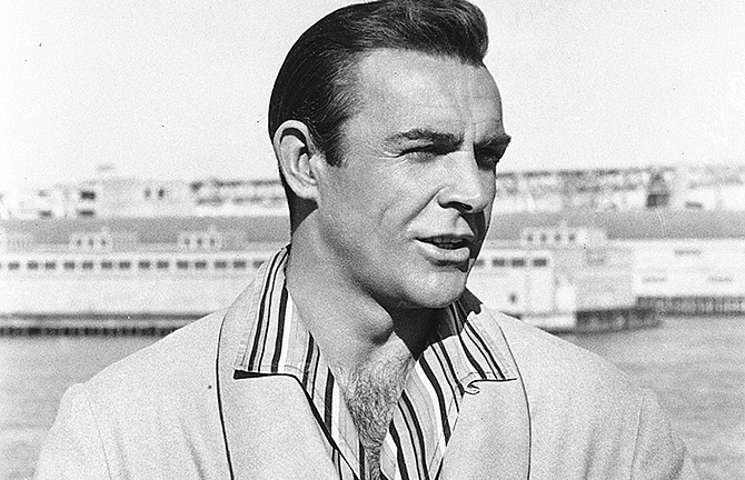 Vẻ điển trai xuất chúng của 'James Bond' Sean Connery thời trẻ