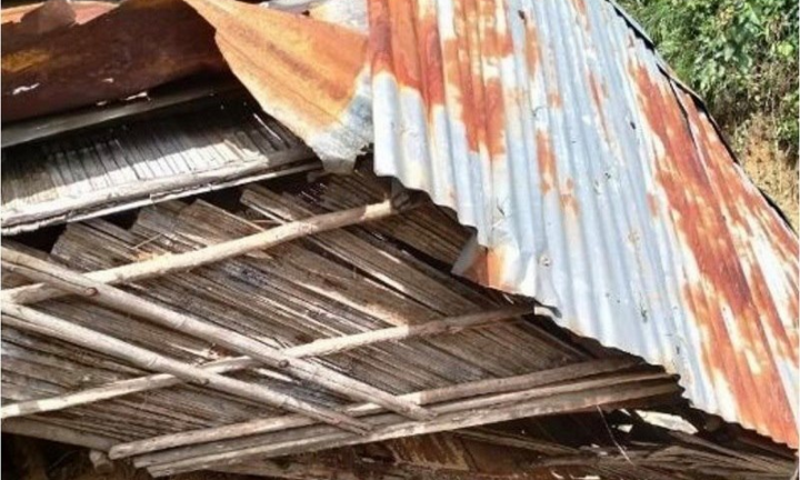 Lũ quét cuốn sập 6 nhà dân ở Quảng Ngãi