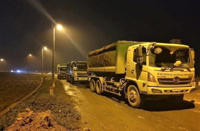 Dân chặn xe vào bãi rác Nam Sơn, rác ùn ứ bốc mùi: Sở GTVT Hà Nội đưa giải pháp