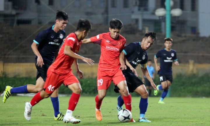 U22 Việt Nam đánh bại 'quân xanh' Phố Hiến 2-0