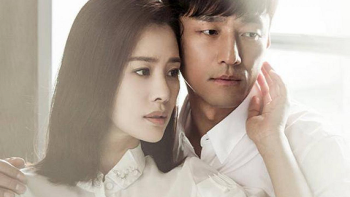 10 dấu hiệu người đàn ông bạn thích đang chơi trò 'mèo vờn chuột' 