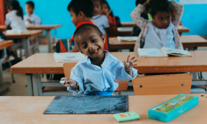 Bộ trưởng Phùng Xuân Nhạ gửi lời chia buồn tới gia đình cậu bé tí hon K'rể