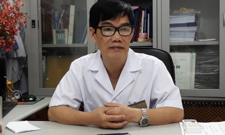 Kiêng tắm khi trẻ ốm, cha mẹ đang làm hại con?