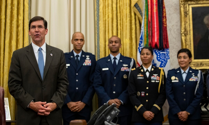 Lý do Tổng thống Trump bất ngờ sa thải Bộ trưởng Quốc phòng