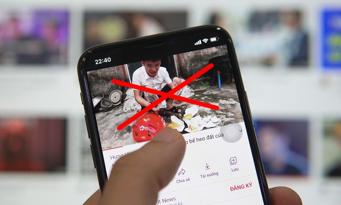 Yêu cầu Google ngừng việc chia tiền quảng cáo với các kênh YouTube nhảm nhí