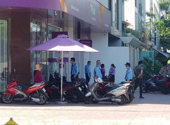 Thanh niên mang xăng đi cướp ngân hàng ở TP.HCM: TPBank thông tin chi tiết