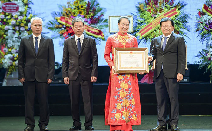 Chuyện bây giờ mới kể: 'Nữ tướng' đầu tiên của ngành Điện