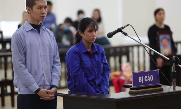 Bé gái bị bạo hành đến chết: Cha dượng khai đánh để dọa, con chết do cảm lạnh