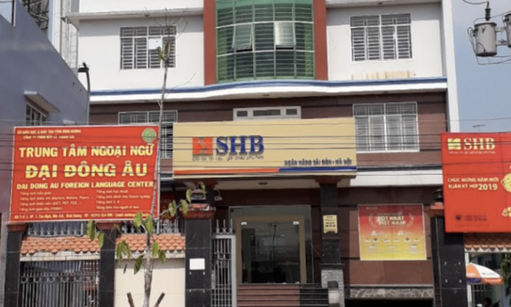  Người đàn ông đe dọa nhân viên, cướp ngân hàng ở Bình Dương