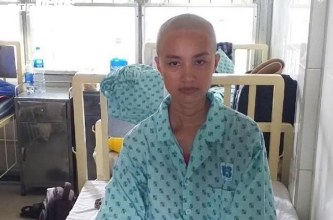 Xót xa gia cảnh cô gái bị ung thư, vẫn lo cho mẹ bị tai nạn và 2 em tâm thần