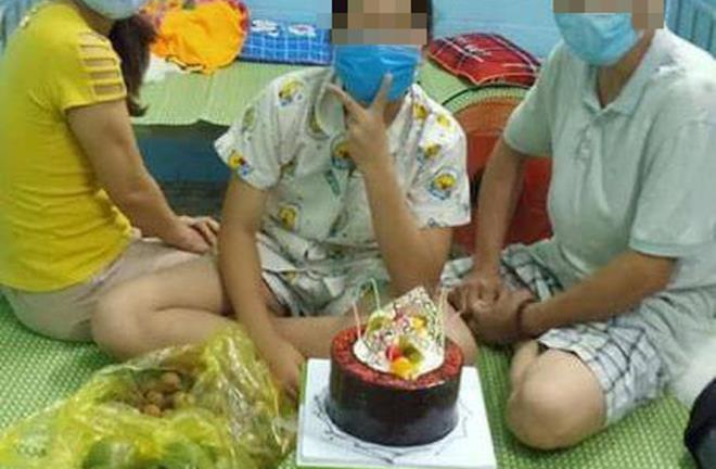 Kỷ luật Phó Chủ tịch phường tổ chức sinh nhật trong khu cách ly COVID-19