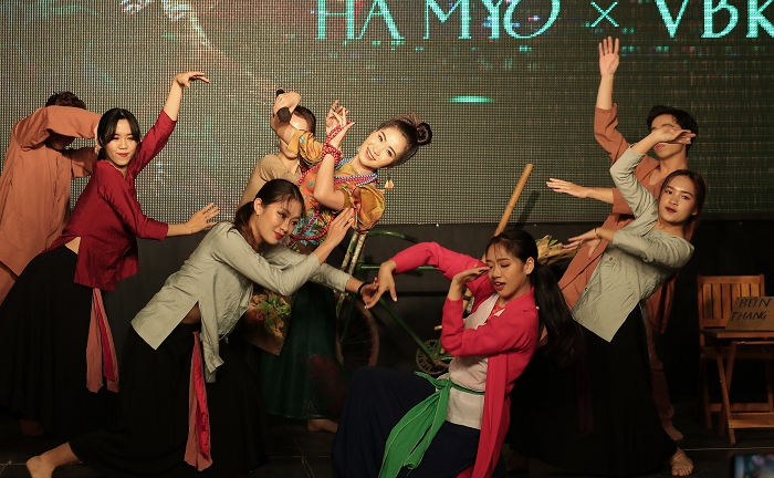 Lần đầu tiên có sản phẩm âm nhạc kết hợp xẩm với rap và EDM