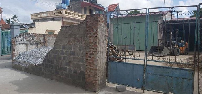 Nữ sinh lớp 6 bị tường bao nhà dân đè thiệt mạng: Con trai chủ nhà khai gì?