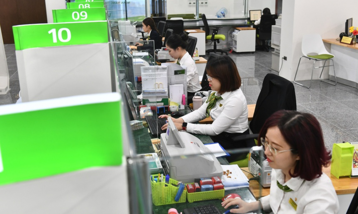 Ngân hàng cung cấp thông tin tài khoản cho cơ quan thuế thế nào?