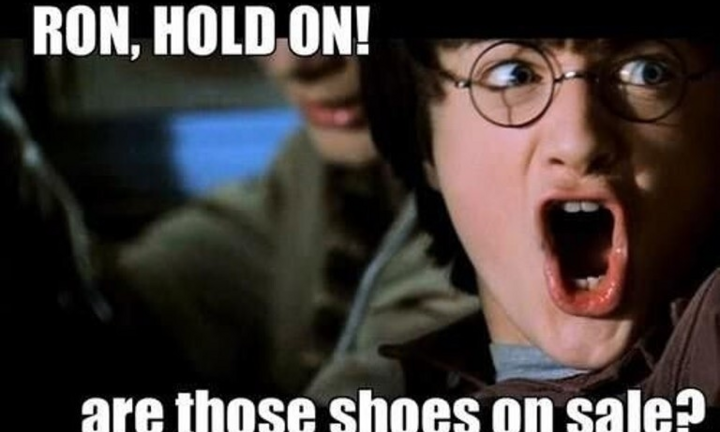 Dân mạng đua nhau tung ảnh chế ngày Black Friday