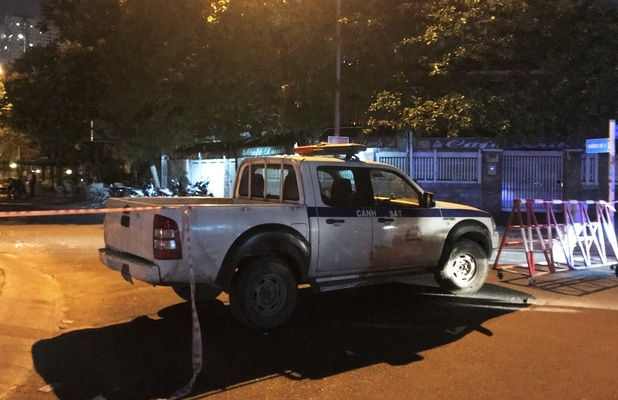 Phát hiện thi thể người trong vali: Cảnh sát làm việc suốt đêm, phong tỏa đường