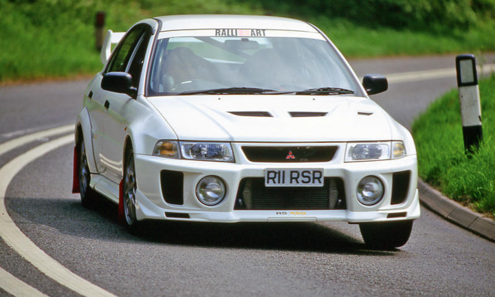 Những chiếc xe đời 1990, không còn được sản xuất nhưng vẫn 'hot'