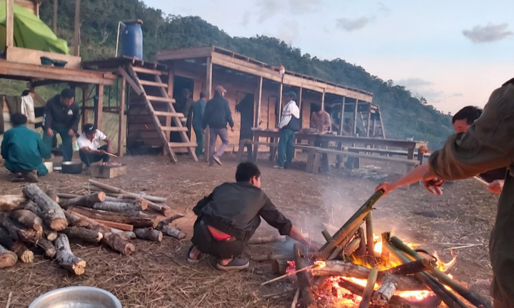 36 du khách TP.HCM mắc kẹt ở Khánh Hoà do mưa lũ