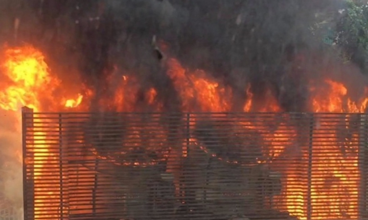 Cháy lớn hệ thống điều hòa chung cư ở Hà Nội, hàng trăm người tháo chạy