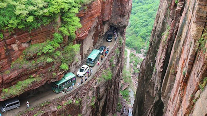 Video: Những con đường 'tử thần' nguy hiểm nhất thế giới