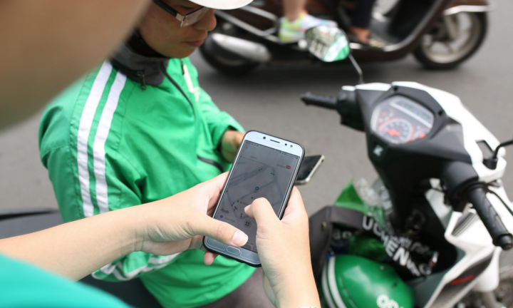 Từ hôm nay, mỗi cuốc xe tài xế công nghệ lại mất thêm tiền
