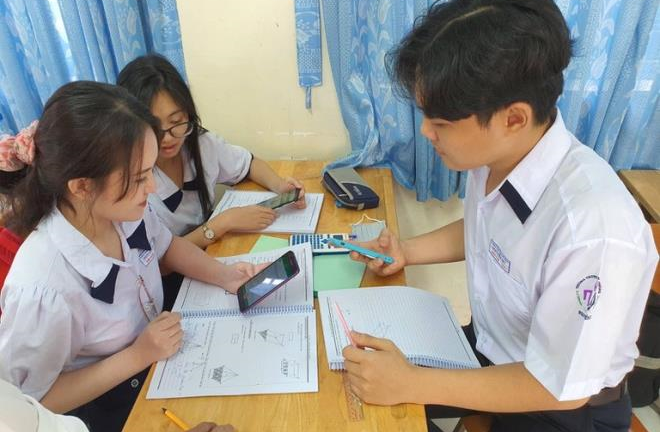 Nữ sinh tự tử ở An Giang: Có nên kiểm điểm học sinh trước toàn trường?