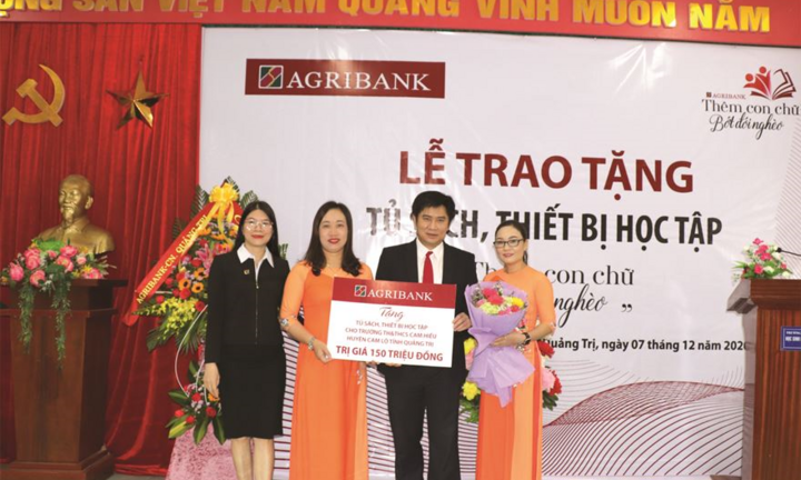 Trao tặng tủ sách và thiết bị học tập cho Trường Tiểu học và THCS tại Quảng Trị