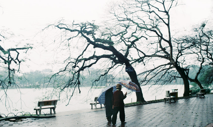 Không khí lạnh tiến sâu vào đồng bằng, ngày mai Hà Nội rét 11 độ C